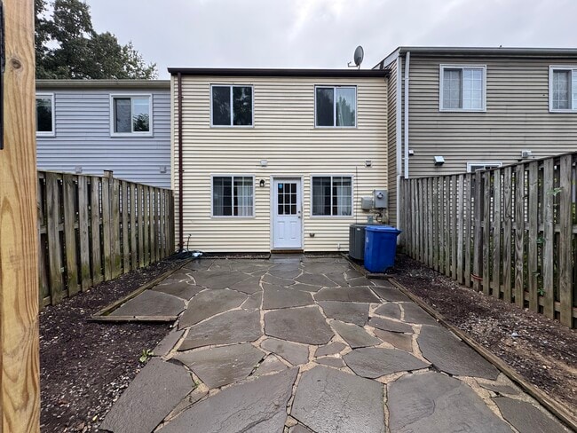 Building Photo - 5585 Hecate Ct