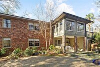 Building Photo - 1170 Kingston Dr NE
