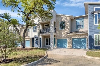 Building Photo - 8922 Menchaca Rd