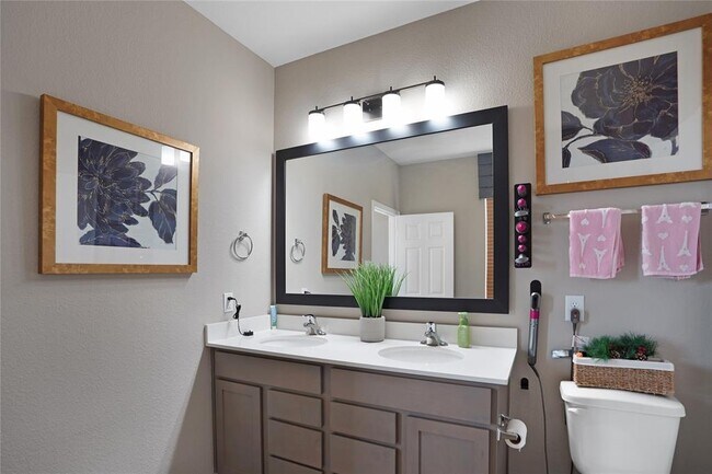 Building Photo - 2210 Thunderbolt Peak Dr