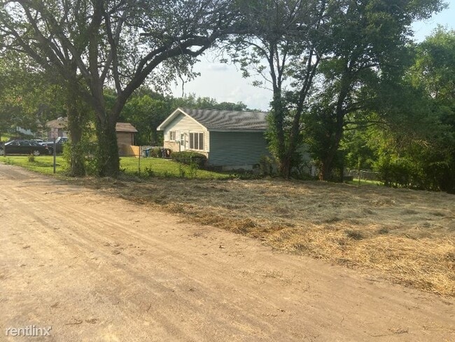 Building Photo - 2 br, 1 bath House - 2034 Pearl Dr