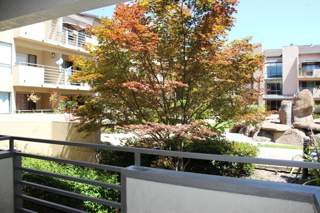 Building Photo - 39206 Guardino Dr