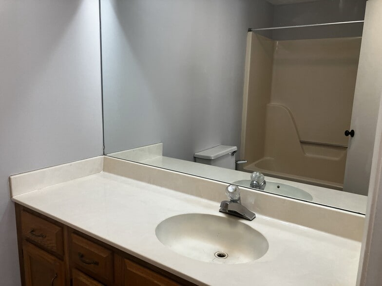 Building Photo - 4135 Dollys Dr