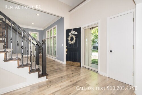Building Photo - 15730 W Locust St