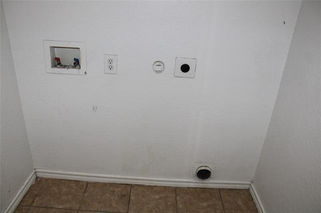 Building Photo - 1245 Redman Ave