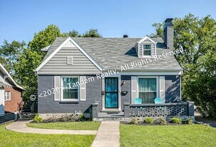 Building Photo - 2228 Ashwood Ave