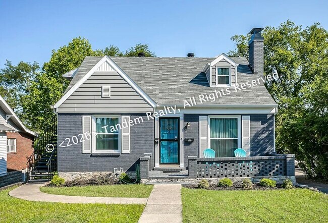 Building Photo - 2228 Ashwood Ave