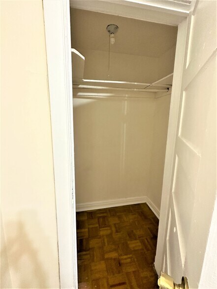 Building Photo - 3606 N Racine Ave