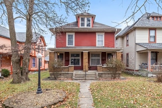 Building Photo - 977 Woodruff Pl E Dr