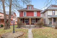 Building Photo - 977 Woodruff Pl E Dr