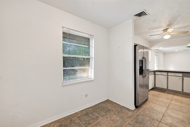 Building Photo - 5422 Spellman Rd