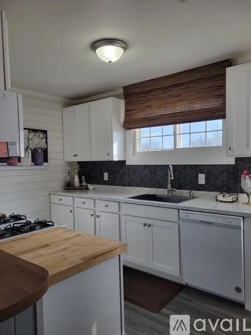 Building Photo - 295 Thirteenth St