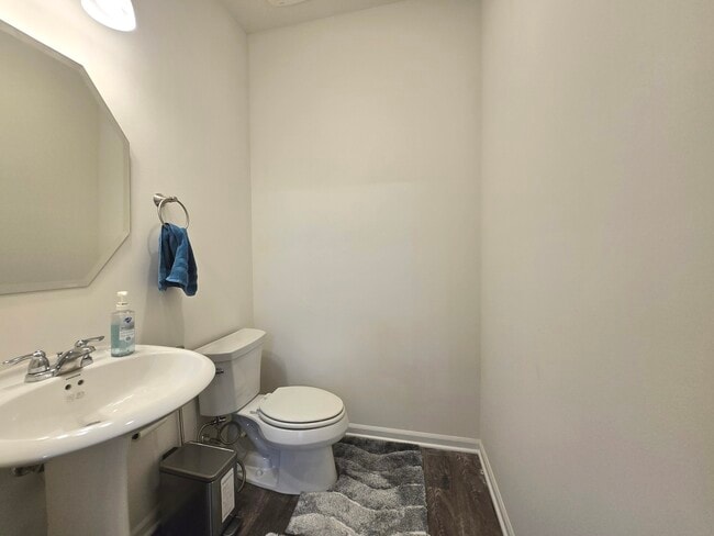 Building Photo - 4200 Chelsea Mnr Cir