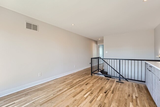Building Photo - 3807 Franklin St