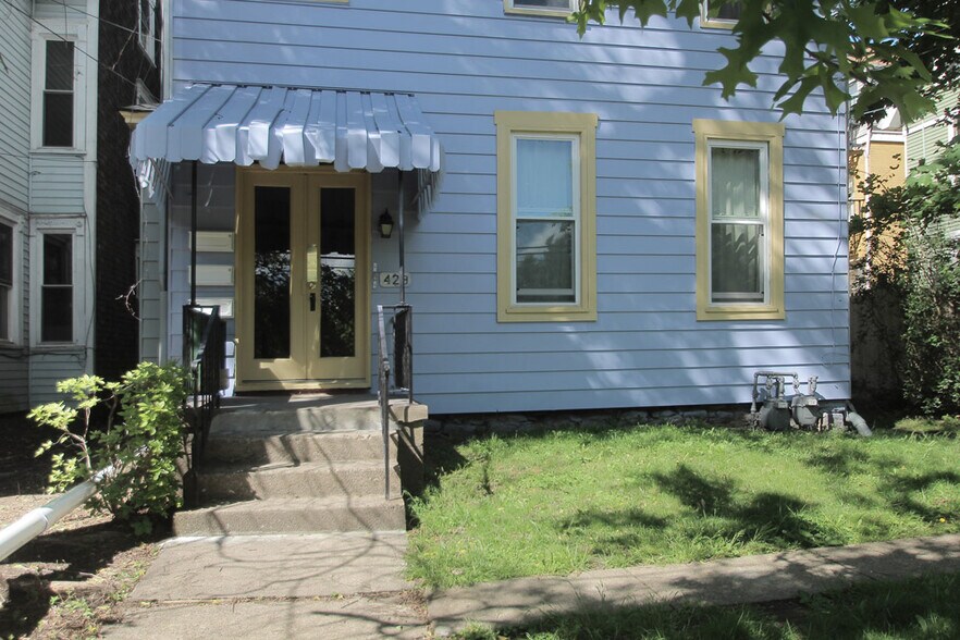 Building Photo - 429 Kelly Ave