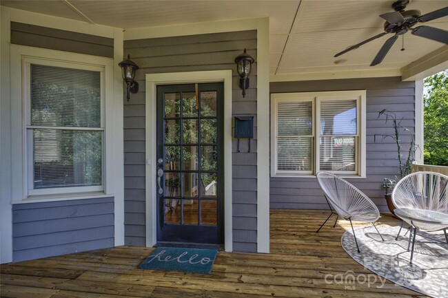 Building Photo - 909 Woodruff Pl