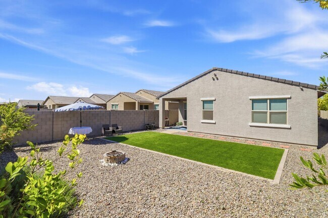 Building Photo - 6737 W Vly Vw Dr