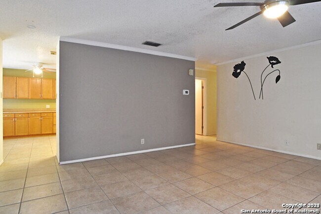 Building Photo - 4 Bed 2 Bath home in Hunters Chase Subdivision