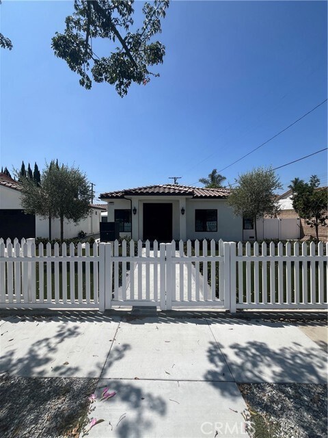 Building Photo - 7274 Century Blvd
