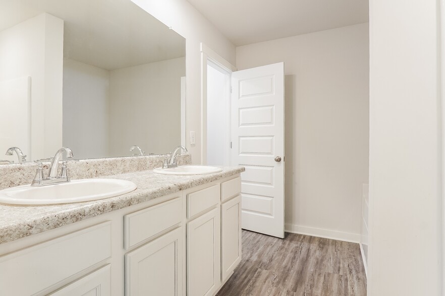 Building Photo - 5509 Cathwick Dr