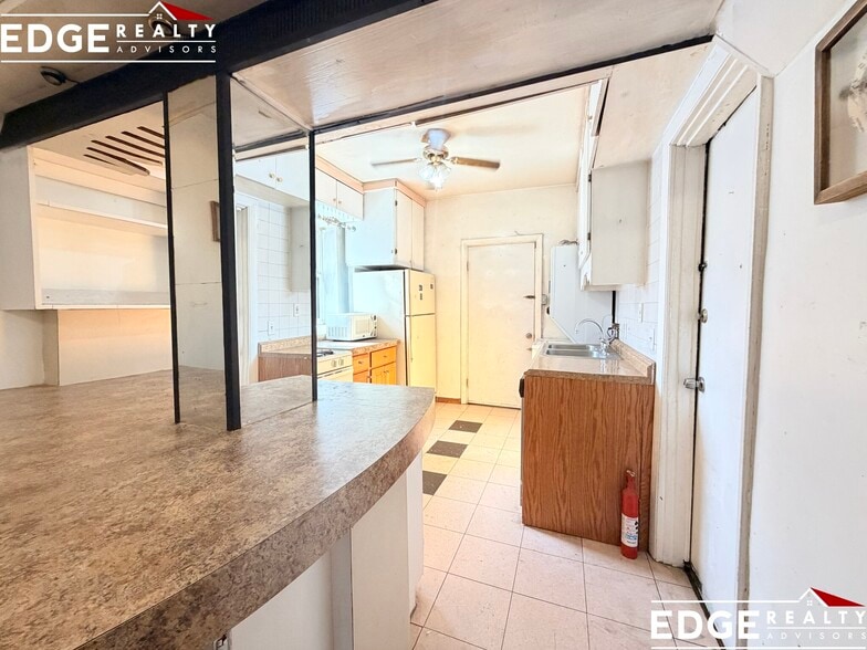 Building Photo - 46 Park Vale Ave