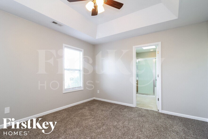 Building Photo - 221 Bridgewater Dr