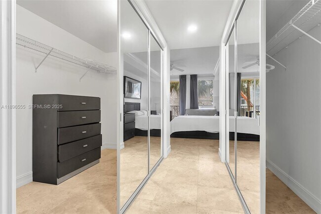 Building Photo - 9 NE 20th Ave