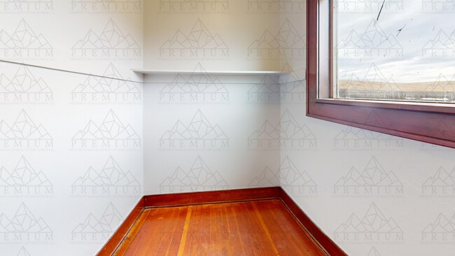 Building Photo - BEAUTIFUL 3 BED 1 BATH HOME!