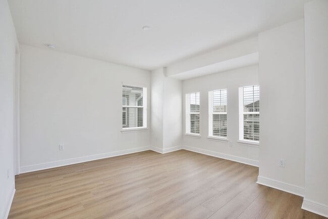 Building Photo - Gorgeous 4/3 Residence with a Private Back Lanai and a 2 Car Garage in the Delightful Laureate Pa...