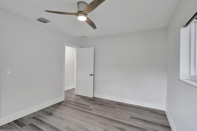 Building Photo - 5361 SW 7th St