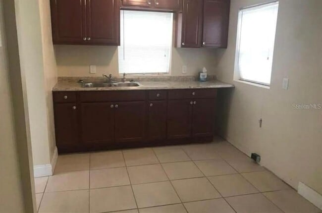 Building Photo - 701 23rd St