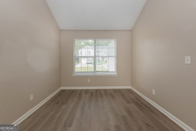 Building Photo - 2081 Wedgewood Dr