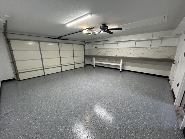 Building Photo - 2312 W Birch St