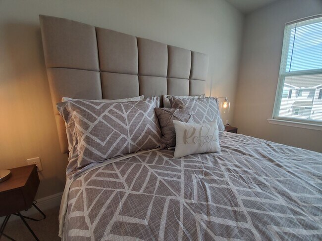 Building Photo - 5764 Callaway Cir