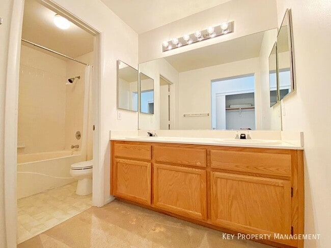 Building Photo - 198 Chadwell Ct