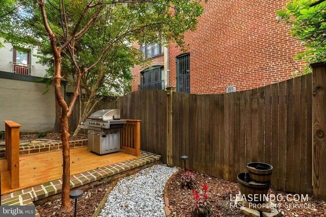 Building Photo - 1000 N Street NW-