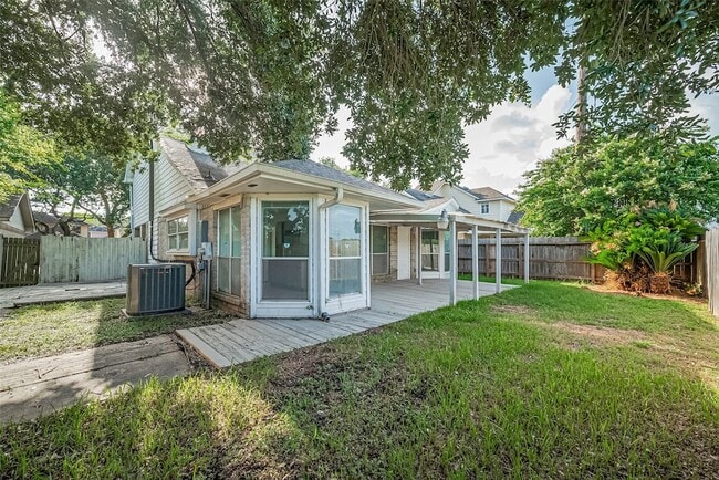 Building Photo - 2107 Creekshire Dr