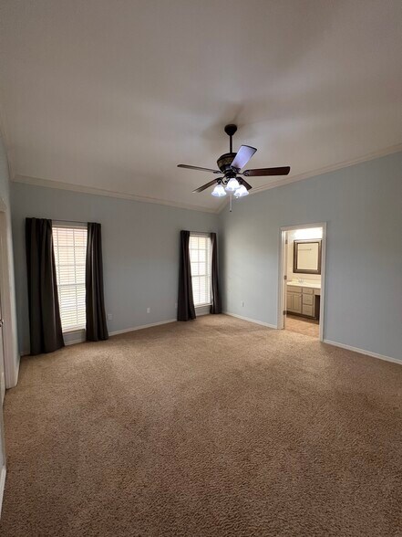 Building Photo - 7113 Holden Dr