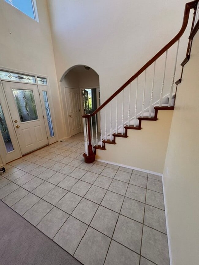 Building Photo - 4 bedroom, 3.5 bathroom home in Hilltop with Mother-in-law Suite and views!