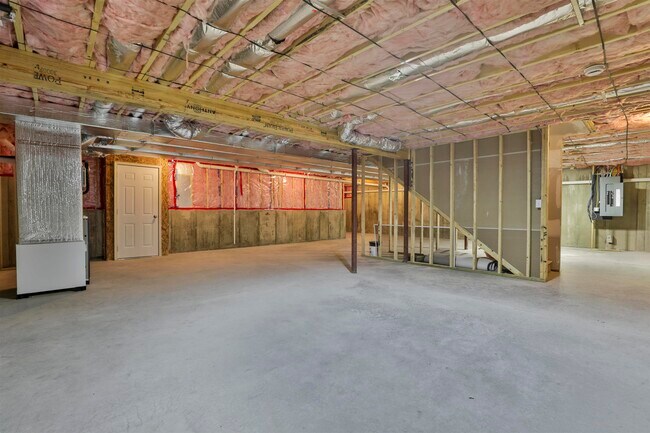 Building Photo - 22 Reeds Ferry Way