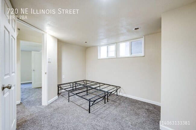 Building Photo - 720 NE Illinois St