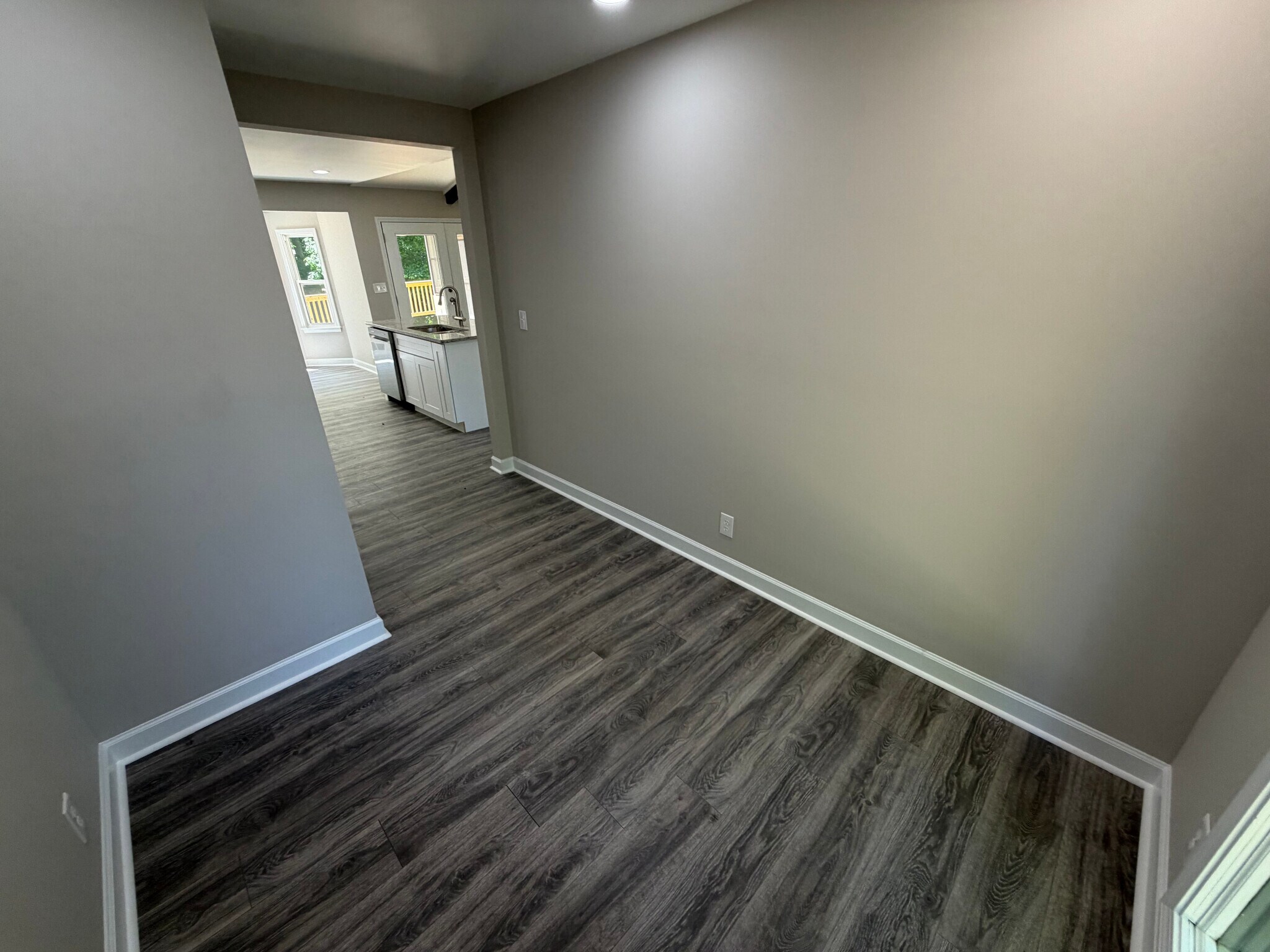 Building Photo - Room in House on Heritage Hills Cir