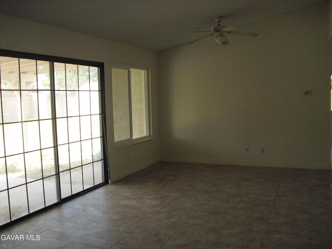 Building Photo - 5350 Blue Sage Dr