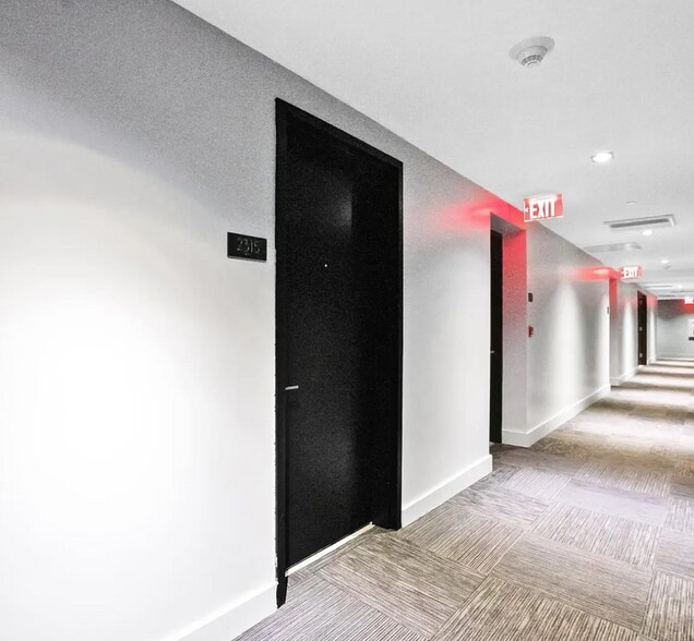 Building Photo - 121 NE 34th St