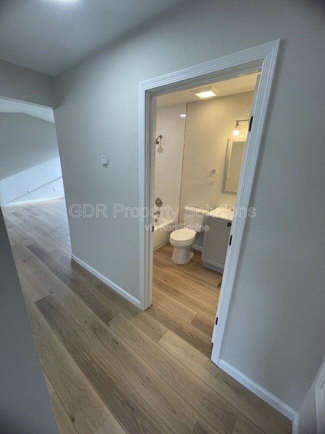 Building Photo - 4733 Platinum Dr NE