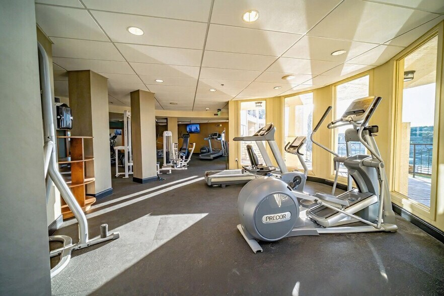 Building Photo - 3404 American Dr