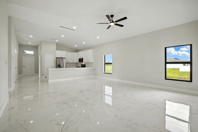 Building Photo - 2838 Tropicana Parkway W