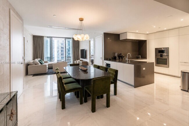 Building Photo - 300 Biscayne Blvd Way