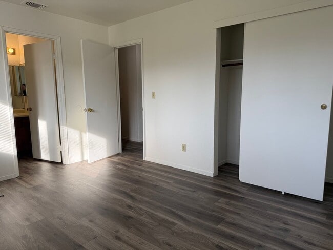 Building Photo - Remodeled 3 bedroom 2 bath house in Citrus Heights HUGE YARD