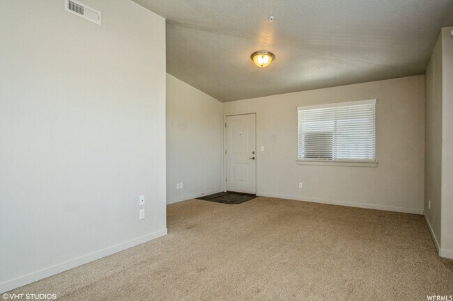 Building Photo - 1700 S Sandhill Rd